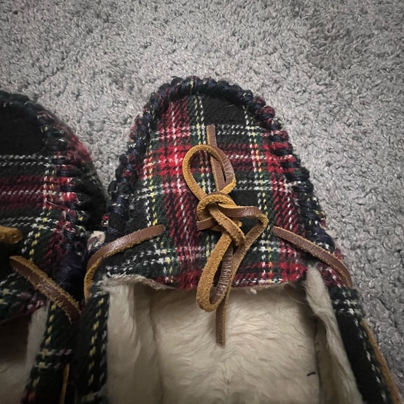 🎄🎅🏼Minnetonka Lodge Trapper Slippers🎅🏼🎄 - Picture 3 of 6